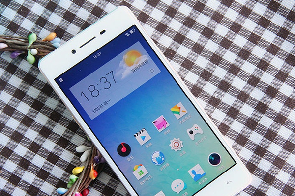 全局閃拍OPPO R7領(lǐng)銜 PDAF對焦手機推薦