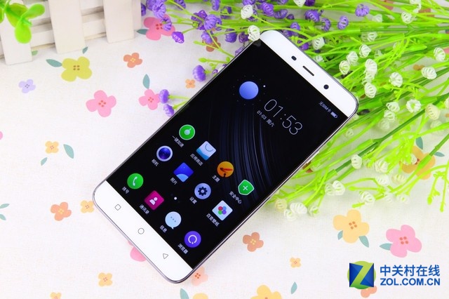 大神Note3高配版搭載了MT6753八核64位處理器，主頻1.3GHz；運行內存方面達到了3GB，大神Note3高配版配備了5.5英寸豪情屏幕，以及1300萬像素攝像頭。同時全新升級的大神Note3高配版還擁有強大的隱私安全防護能力，而該機的售價仍為899元，性價比十分突出。