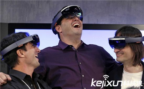 微軟HoloLens頭盔開發版接受預定：售價接近2萬元！