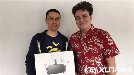 全球首臺(tái)Oculus Rift消費(fèi)版收貨啦：創(chuàng)始人送貨上門
