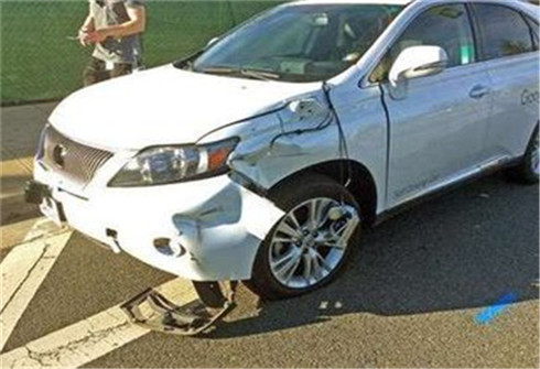 谷歌汽車肇事遭打臉 無人駕駛真的可靠嗎？
