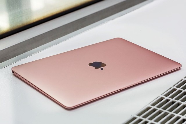 毫無預兆地出現(xiàn) 2016版MacBook圖賞