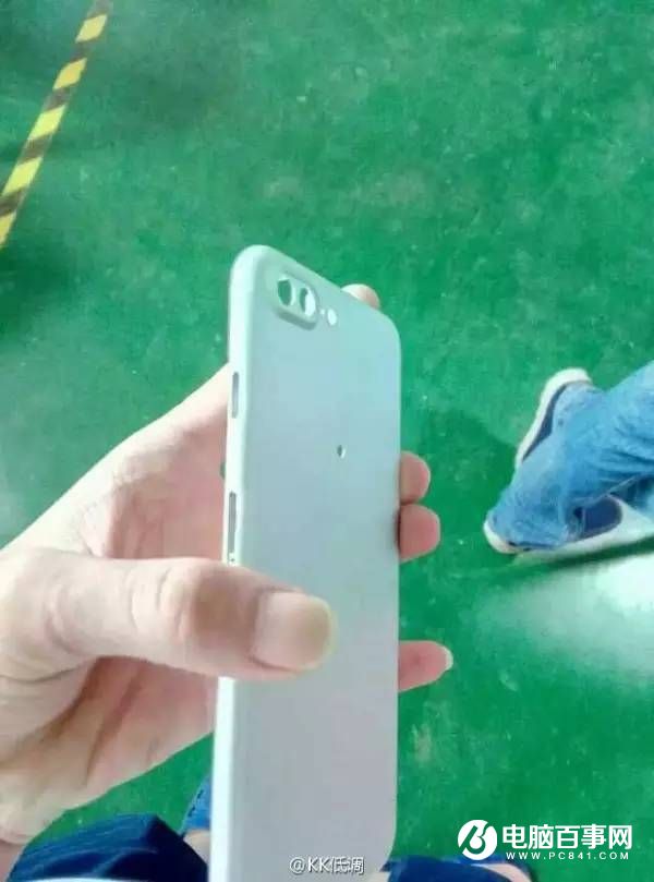 Pro版被砍掉 iPhone7 Plus半成品實(shí)拍