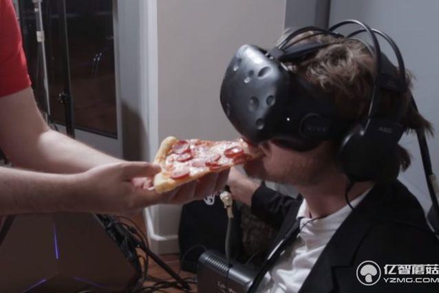 腦洞真大！戴VR頭盔吃東西會覺得食物更香？