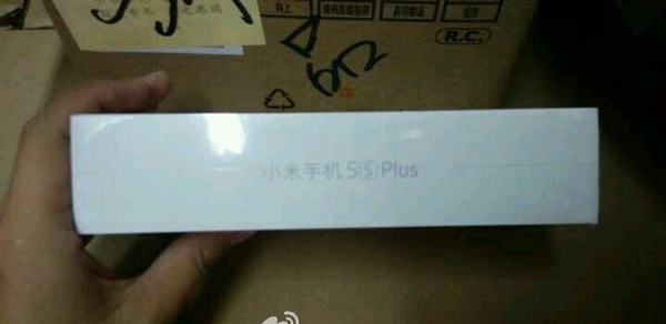 小米5s Plus包裝盒首曝光：類似<a href=/mobile/iphone/ target=_blank class=infotextkey>iPhone</a>設(shè)計(jì)