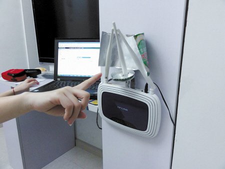 無線<a href=/pc/luyouqi/ target=_blank class=infotextkey>路由器</a>信號差怎么辦？ 三聯