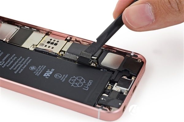 蘋果：iPhone6s自動關(guān)機(jī)解決辦法 果粉無語