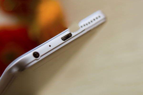 OPPO A57好看嗎 外觀顏值評(píng)測(cè)