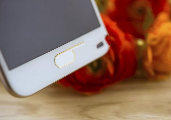 OPPO A57好看嗎 外觀顏值評(píng)測(cè)
