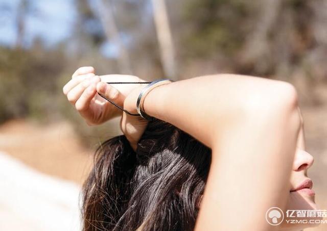 頭繩幫手腕上太難看？這個(gè)手環(huán)可以幫你掩飾一下