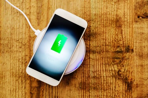 智能手機(jī)充電正確使用方法 90%的人姿勢不對