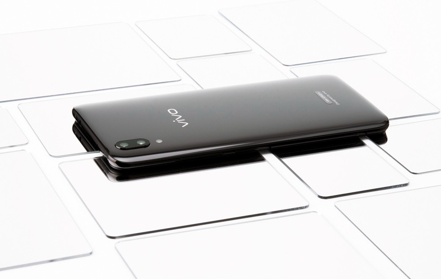 雙面玻璃質(zhì)感回歸 vivo X21開箱圖賞