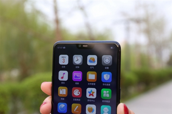 OPPO R15全面評(píng)測(cè) 最超值的異形全面屏！
