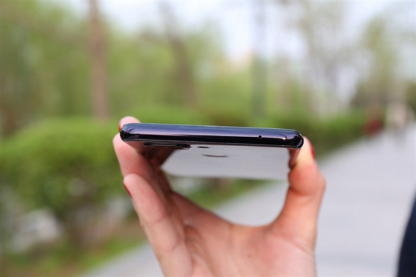 OPPO R15全面評(píng)測(cè) 最超值的異形全面屏！
