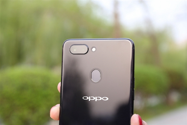 OPPO R15全面評(píng)測(cè) 最超值的異形全面屏！