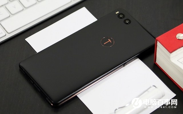 堅果R1白色和黑色哪個好看？堅果R1黑白雙色對比
