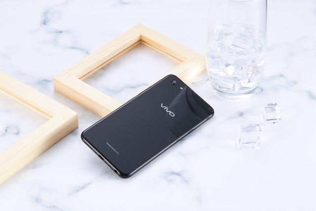 vivo Y83和X21哪個好？vivo X21和vivo Y83區(qū)別對比