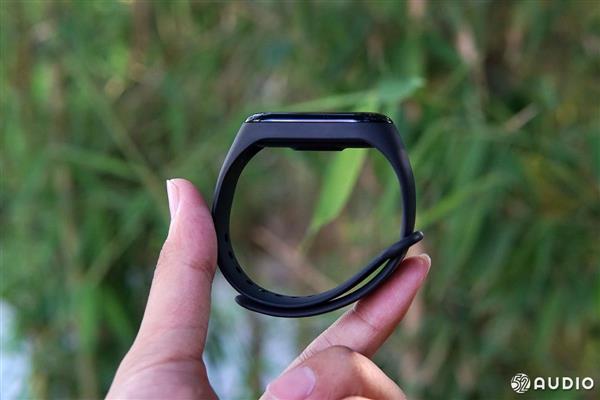 小米手環(huán)3體驗：戴上你就絕對不想摘下來