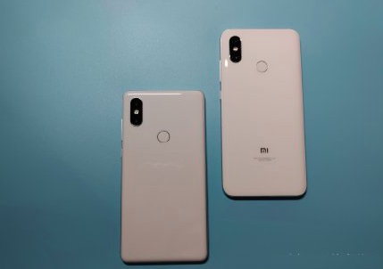 小米8和MIX2S哪個好？小米MIX2S和小米8區別對比