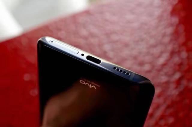 OPPO Find X和vivo NEX哪個好？vivo nex對比oppo find x區別