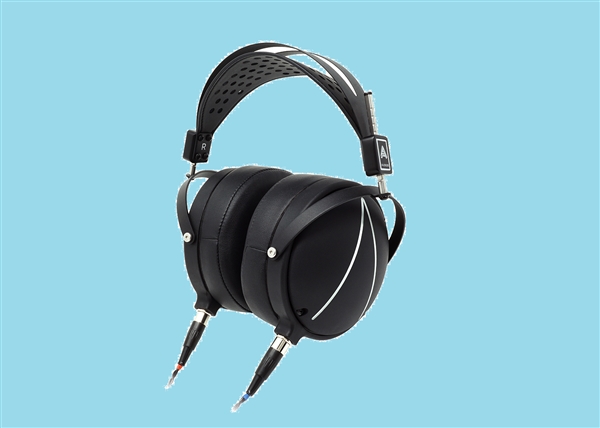 好評(píng)如潮的Audeze LCD-2 如今迎來(lái)了封閉式版本