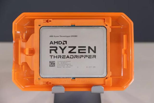AMD線程撕裂者2990WX開(kāi)箱圖賞 32核最強(qiáng)CPU來(lái)襲！
