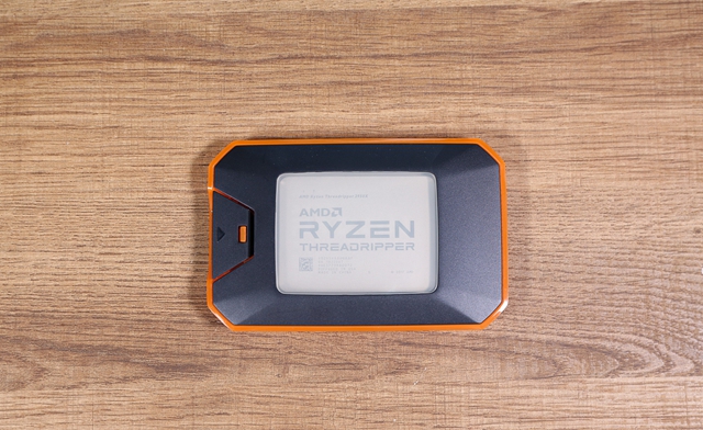 AMD線程撕裂者2990WX開(kāi)箱圖賞 32核最強(qiáng)CPU來(lái)襲！