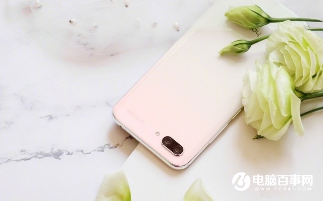榮耀10GT鈴蘭白圖賞 外觀簡(jiǎn)潔大方