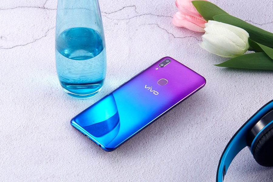 vivo Z1極光特別版圖賞 動(dòng)人心魄的漸變光芒，視覺(jué)效果出眾