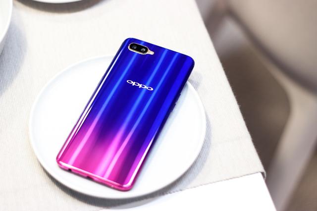 OPPO K1手勢拍照使用方法教程 OPPO K1手勢拍照怎么設置？