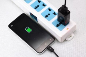 最傷手機(jī)的9種充電方式 90%人都不知道！你中了幾條？